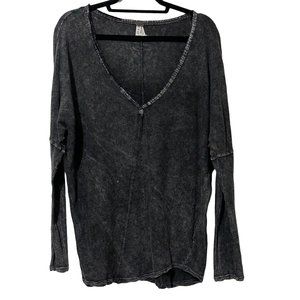We The Free women’s size L gray distressed burnout long sleeve buttons top FLAW